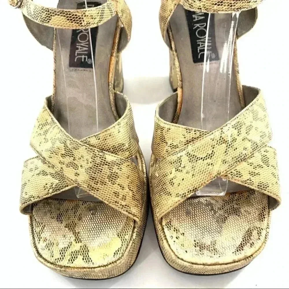 Prima Royale heels size 7 cream gray Python print chunky 60s 70s platforms